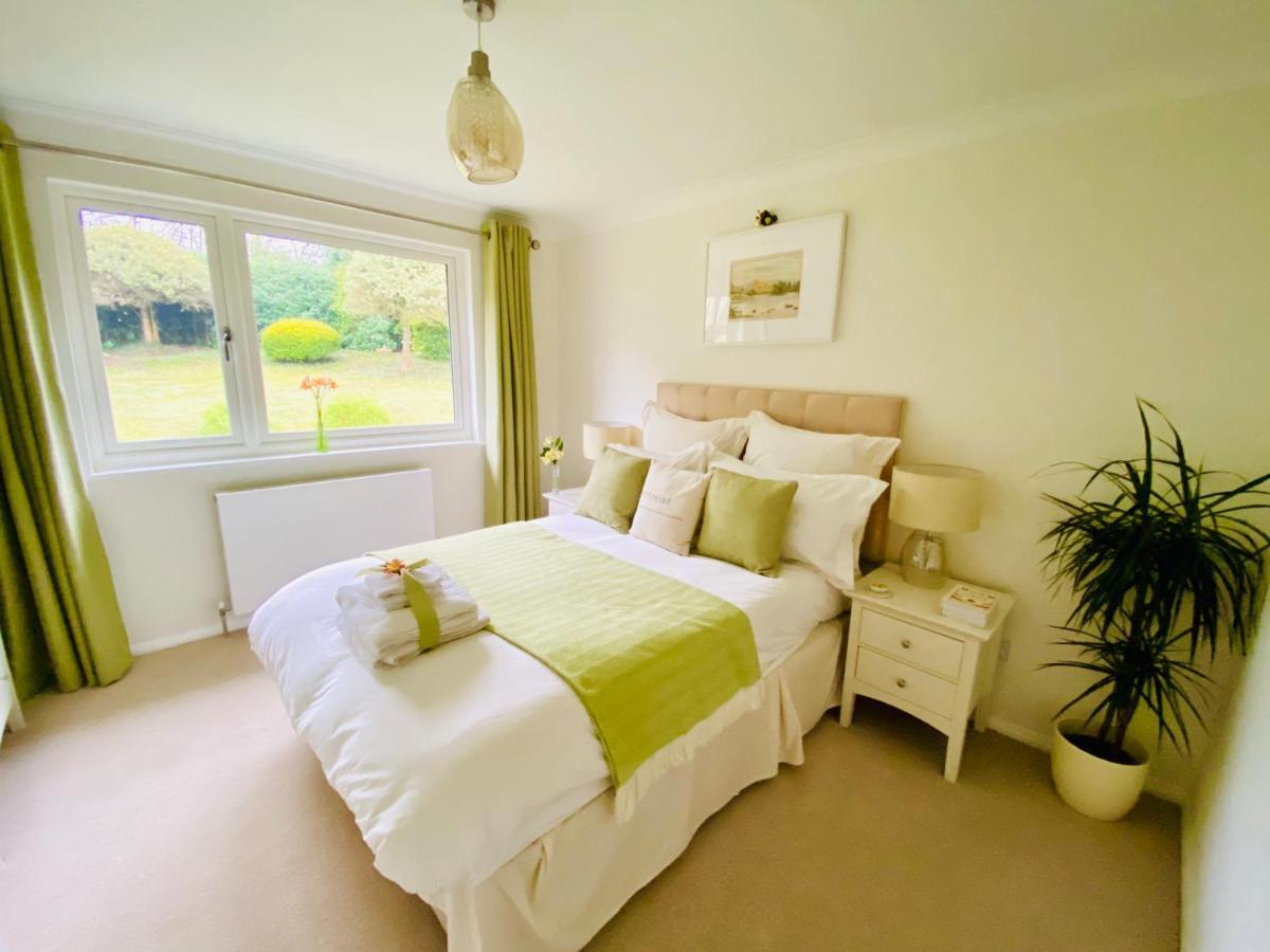 Ranmore Rise Retreat In The Surrey Hills Dorking Bagian luar foto