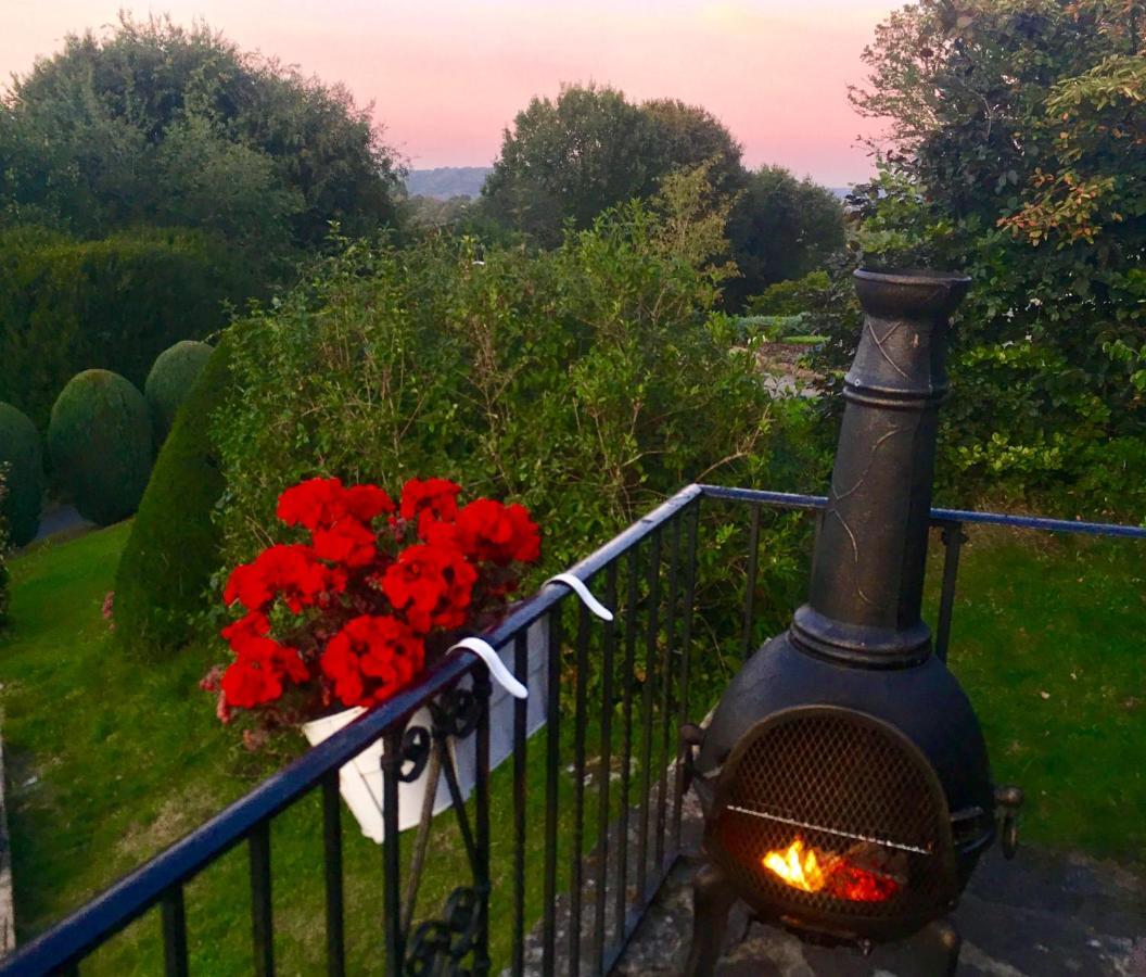 Ranmore Rise Retreat In The Surrey Hills Dorking Bagian luar foto